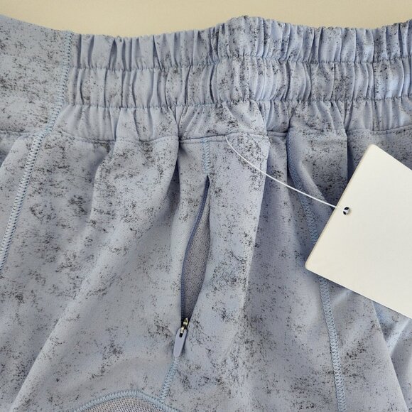 NWT LULULEMON VDPM/PSLB Pastel Blue Low Rise Lined 2.5" Hotty Hot Shorts 6, 8 - Picture 6 of 8